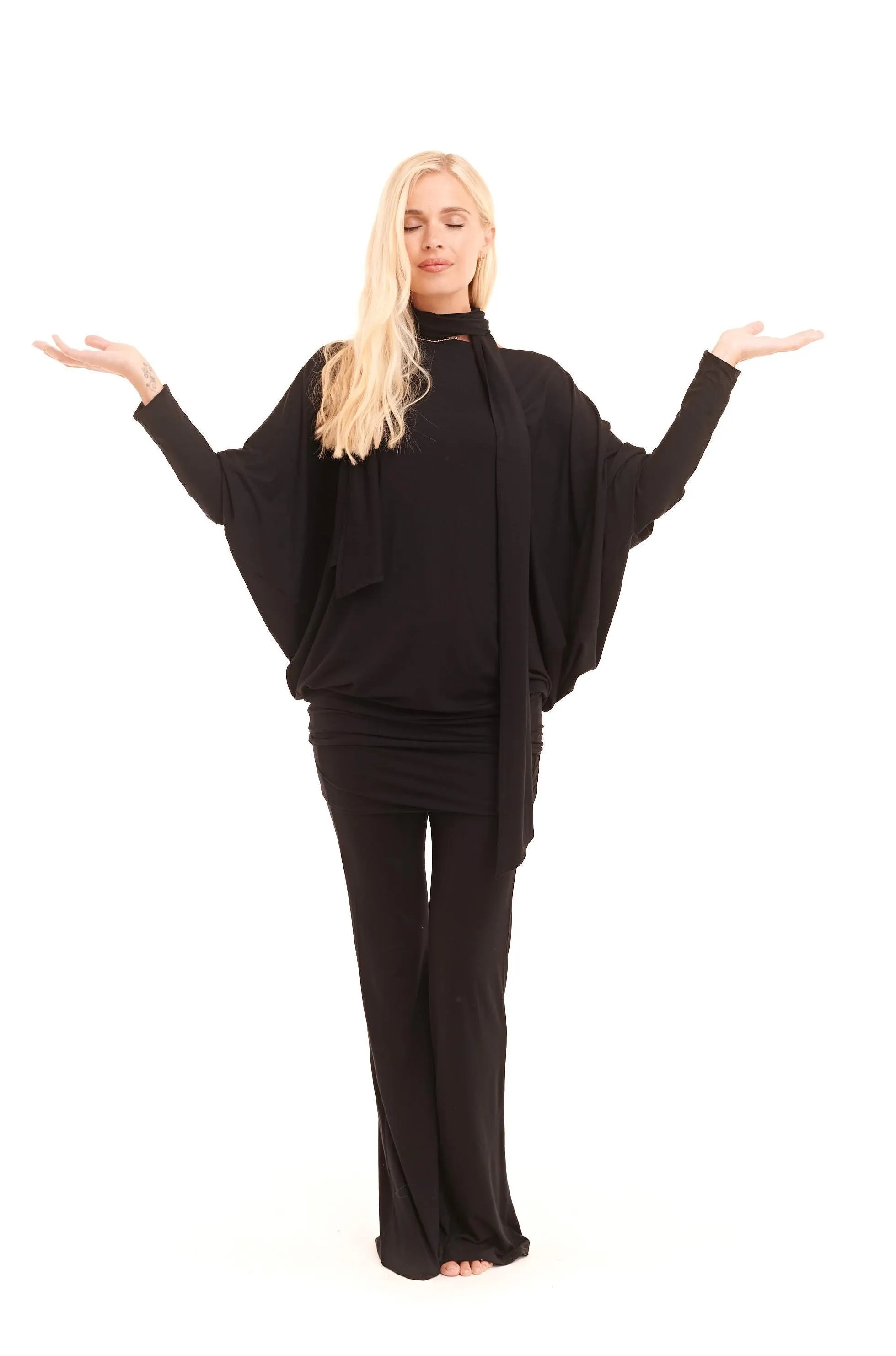 BAMBOO RAGLAN TOP WITH SCARF BLACK