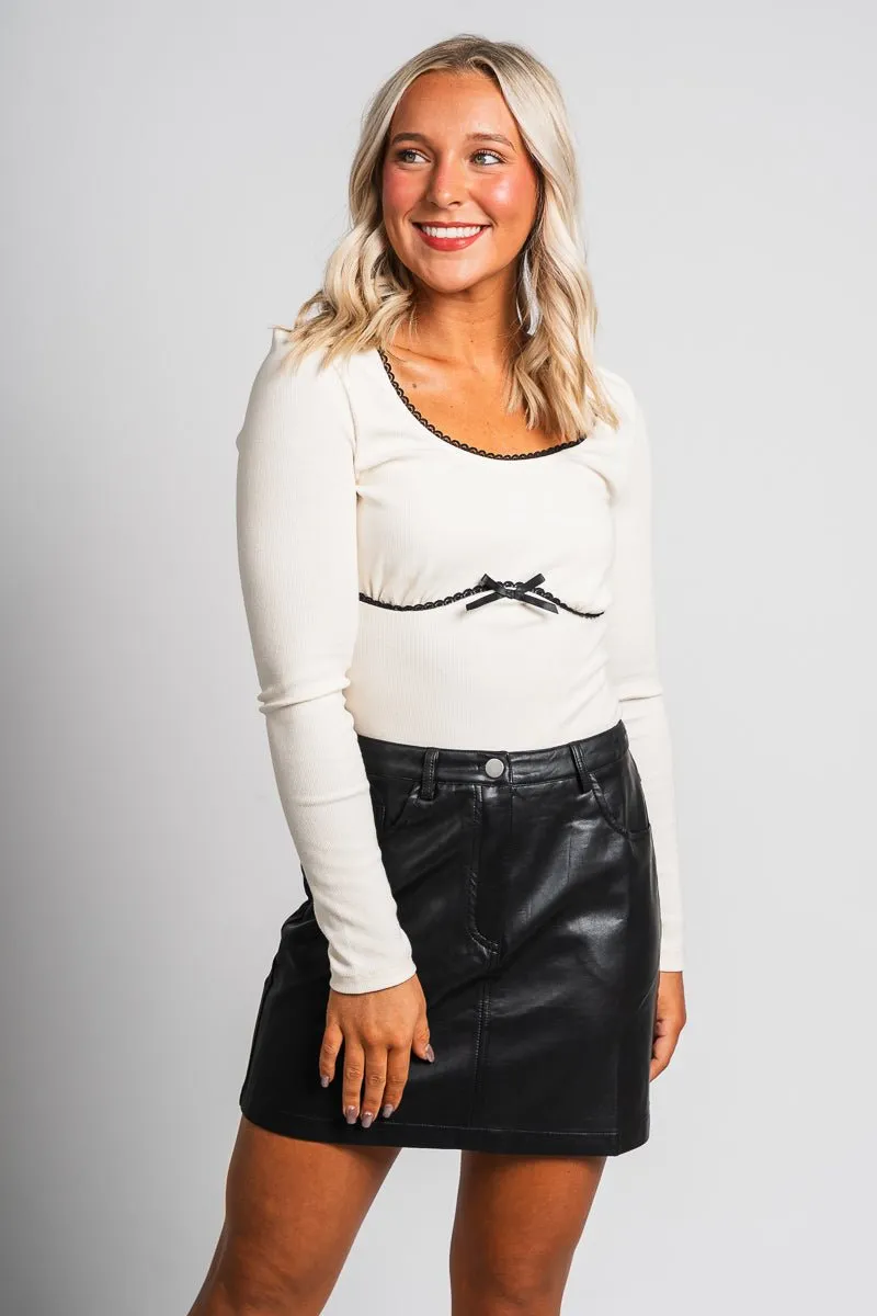 Faux leather skirt black